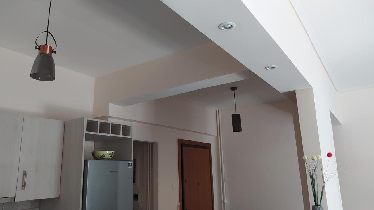 Με Θεα Το Λιμανι Apartamento Pireu Exterior foto