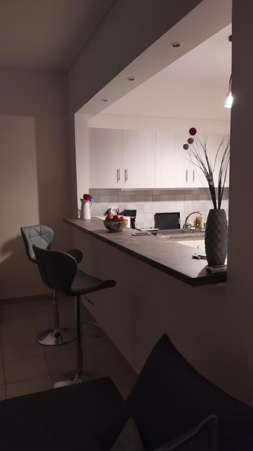 Με Θεα Το Λιμανι Apartamento Pireu Exterior foto